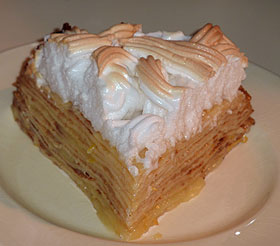 Gâteau de crêpes à la crème de citron et meringue